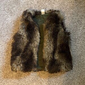 Kids GAP Faux Fur Vest in Green and Brown